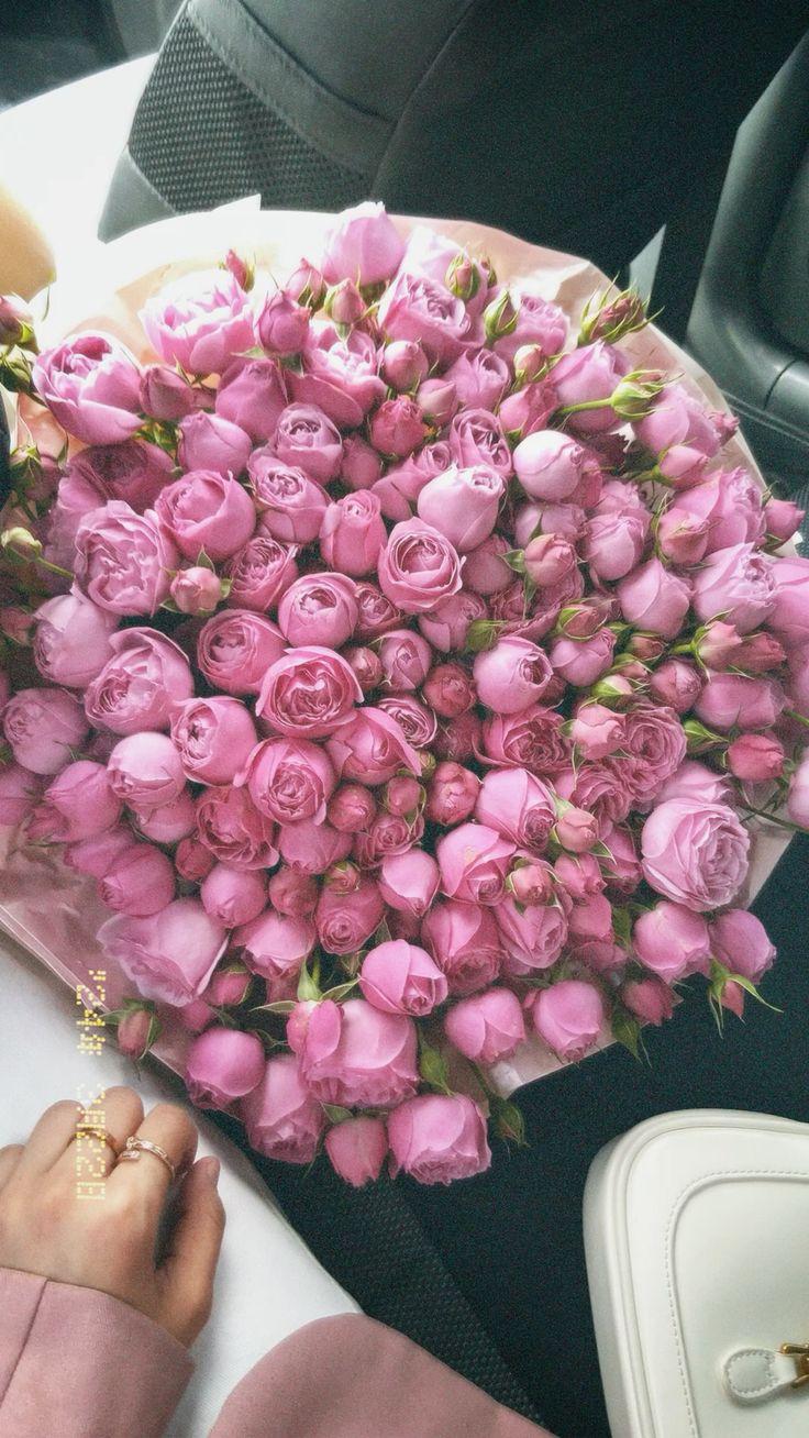 Perche Vening Zephyr workshop space where corporate flower arrangements are designed and prepared for business delivery